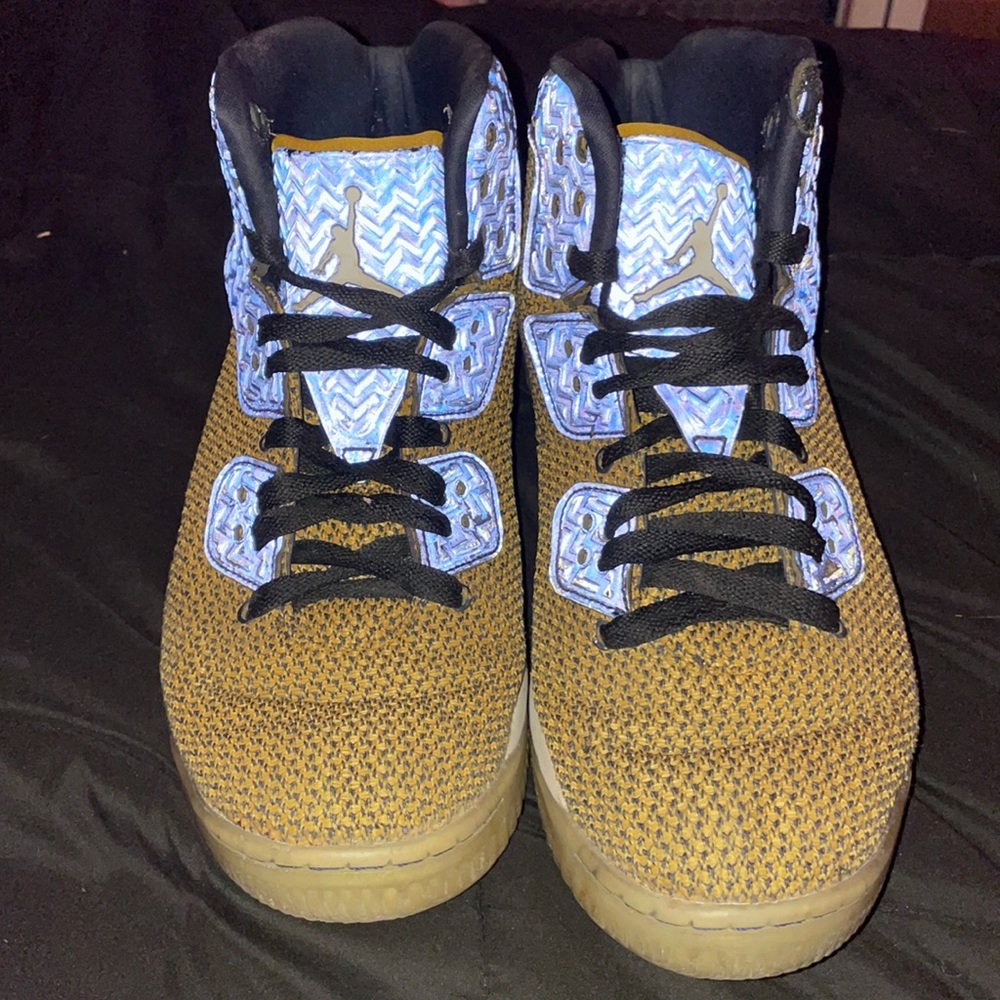There not new at all still good to wear for basketball